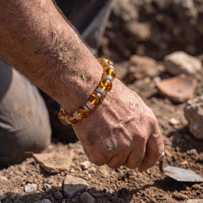 Wayfarer — Golden Amber with inclusion (RB)